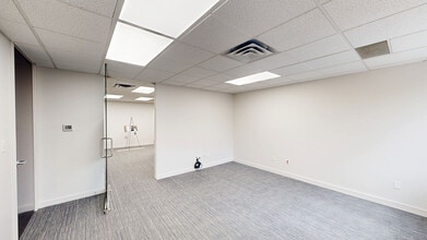 1575 7th St SW, Calgary, AB à louer Photo intérieure– Image 2 sur 15