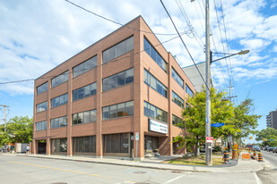 383 Parkdale Ave, Ottawa ON - immobilier d'entreprise