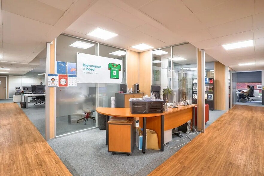 Bureau dans Saint-Cloud à louer - Photo de l’immeuble – Image 3 sur 9