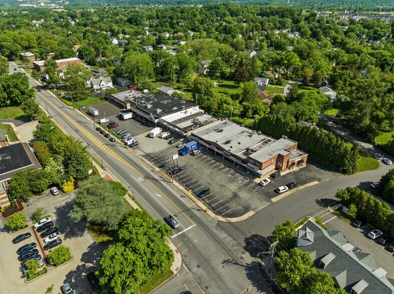 513-519 Germantown Pike, Lafayette Hill, PA à louer - Photo de l’immeuble – Image 3 sur 32