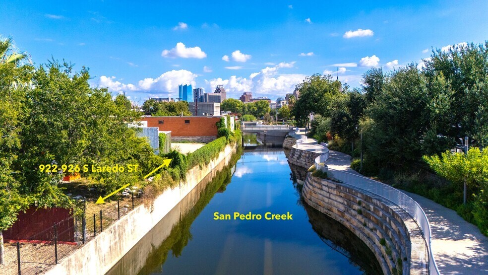 926 S Laredo St, San Antonio, TX à vendre - Photo de l’immeuble – Image 1 sur 17