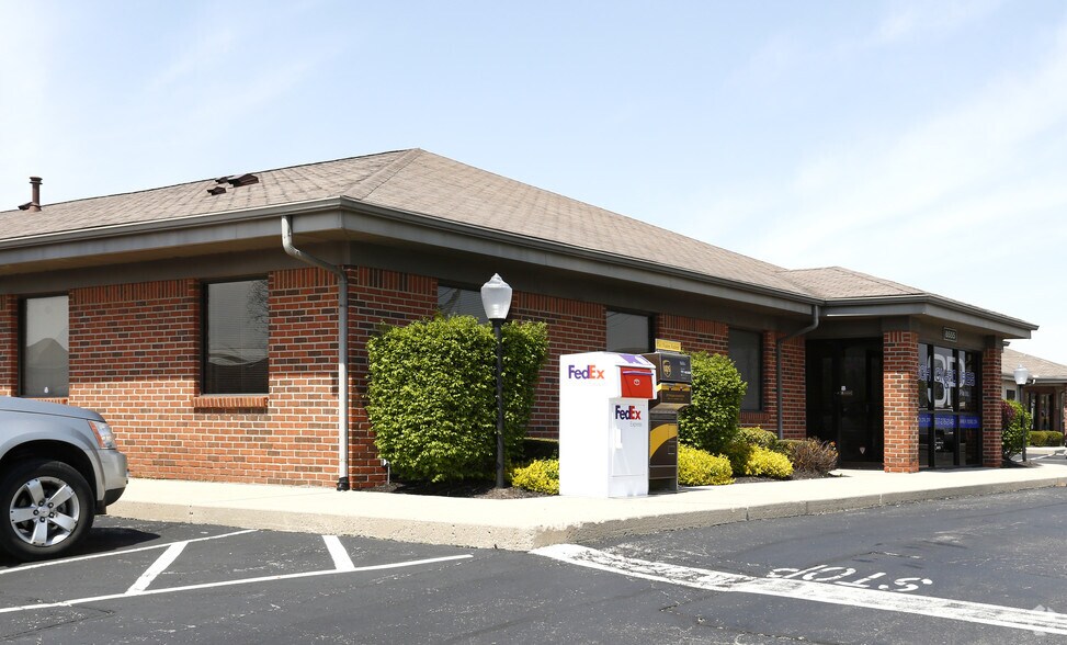 8555-8583 N Dixie Dr, Dayton, OH à louer - Photo de l’immeuble – Image 2 sur 4