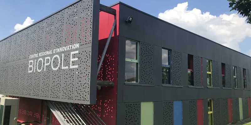 Bureau dans Poitiers à louer - Photo de l’immeuble – Image 1 sur 3