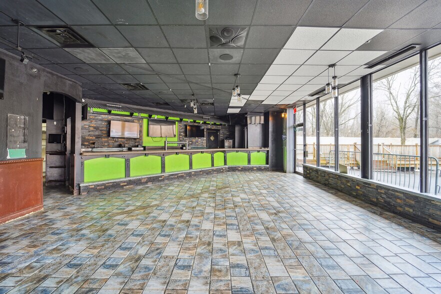 1547 Arthur Kill Rd, Staten Island, NY à louer - Photo de l’immeuble – Image 2 sur 10
