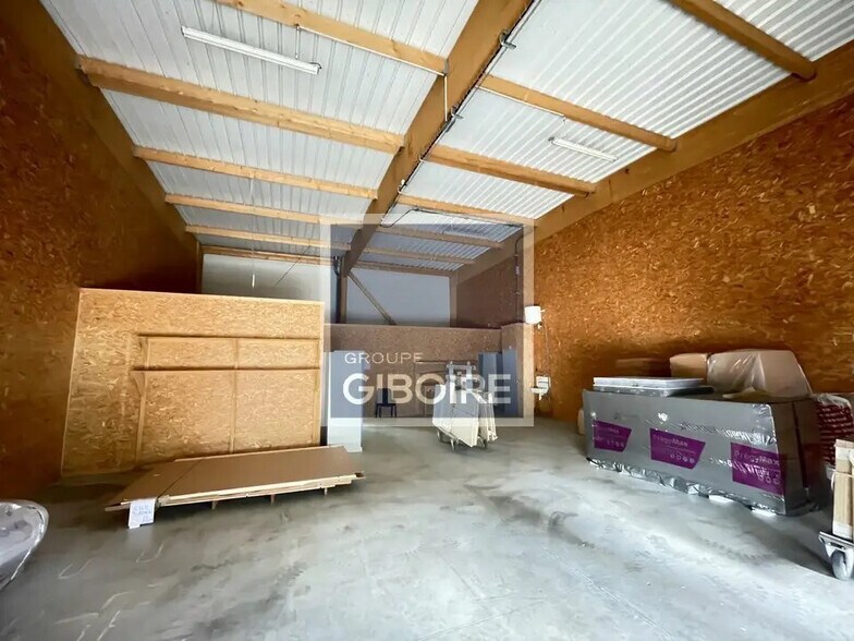 Industriel/Logistique dans Thorigné-Fouillard à louer - Photo de l’immeuble – Image 2 sur 7
