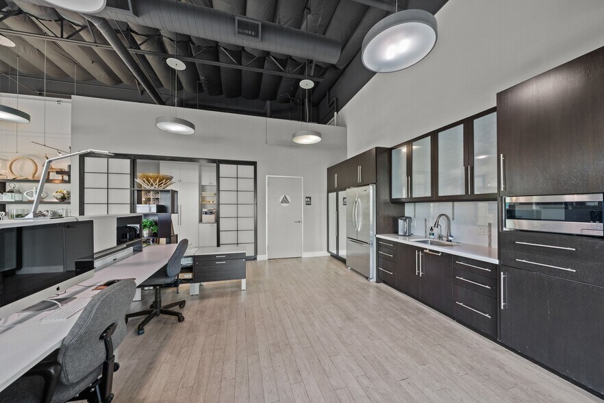 9297-9311 Research Dr, Irvine, CA à louer - Photo de l’immeuble – Image 3 sur 28