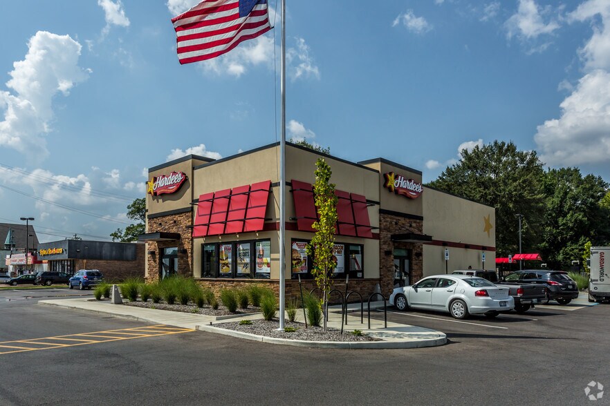 4628 Summer Ave, Memphis, TN à louer - Photo principale – Image 1 sur 4