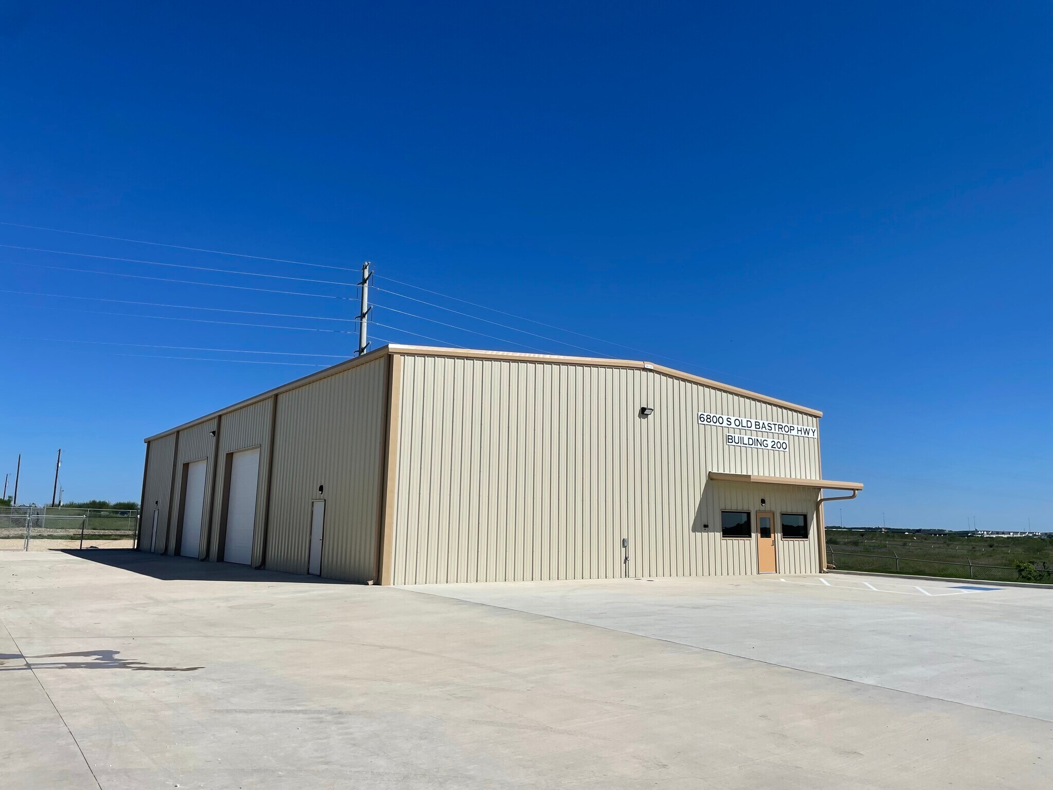 6800 Old Bastrop Hwy, San Marcos, TX à louer Photo de l’immeuble– Image 1 sur 4