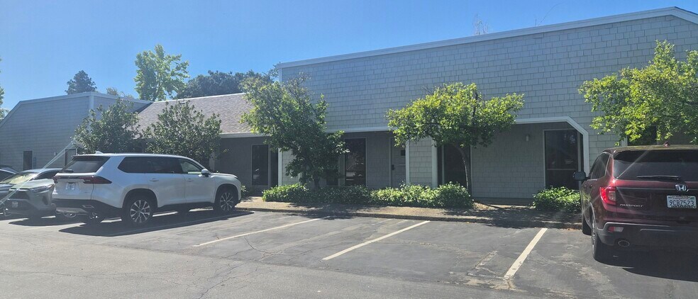 5510 Sunol Blvd, Pleasanton, CA à louer - Photo de l’immeuble – Image 1 sur 10