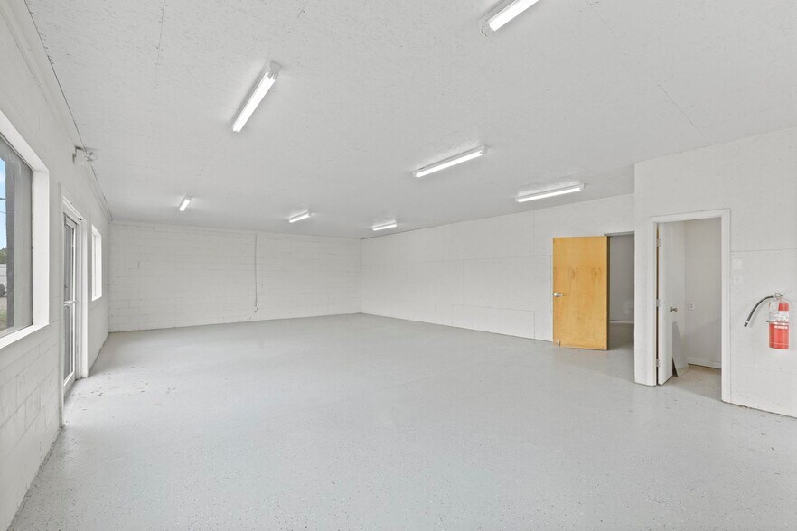 313 S Old Corry Field Rd, Pensacola, FL à louer - Photo de l’immeuble – Image 3 sur 12