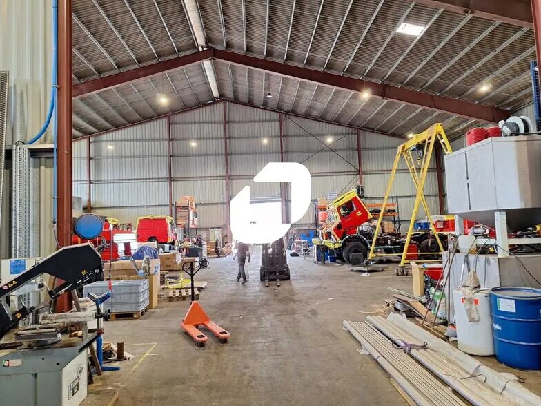 Bureau dans Bassens à louer - Photo de l’immeuble – Image 3 sur 8