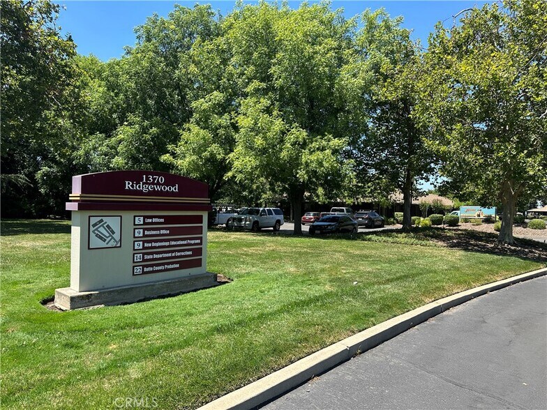 1370 Ridgewood Dr, Chico, CA à vendre - Photo de l’immeuble – Image 2 sur 13