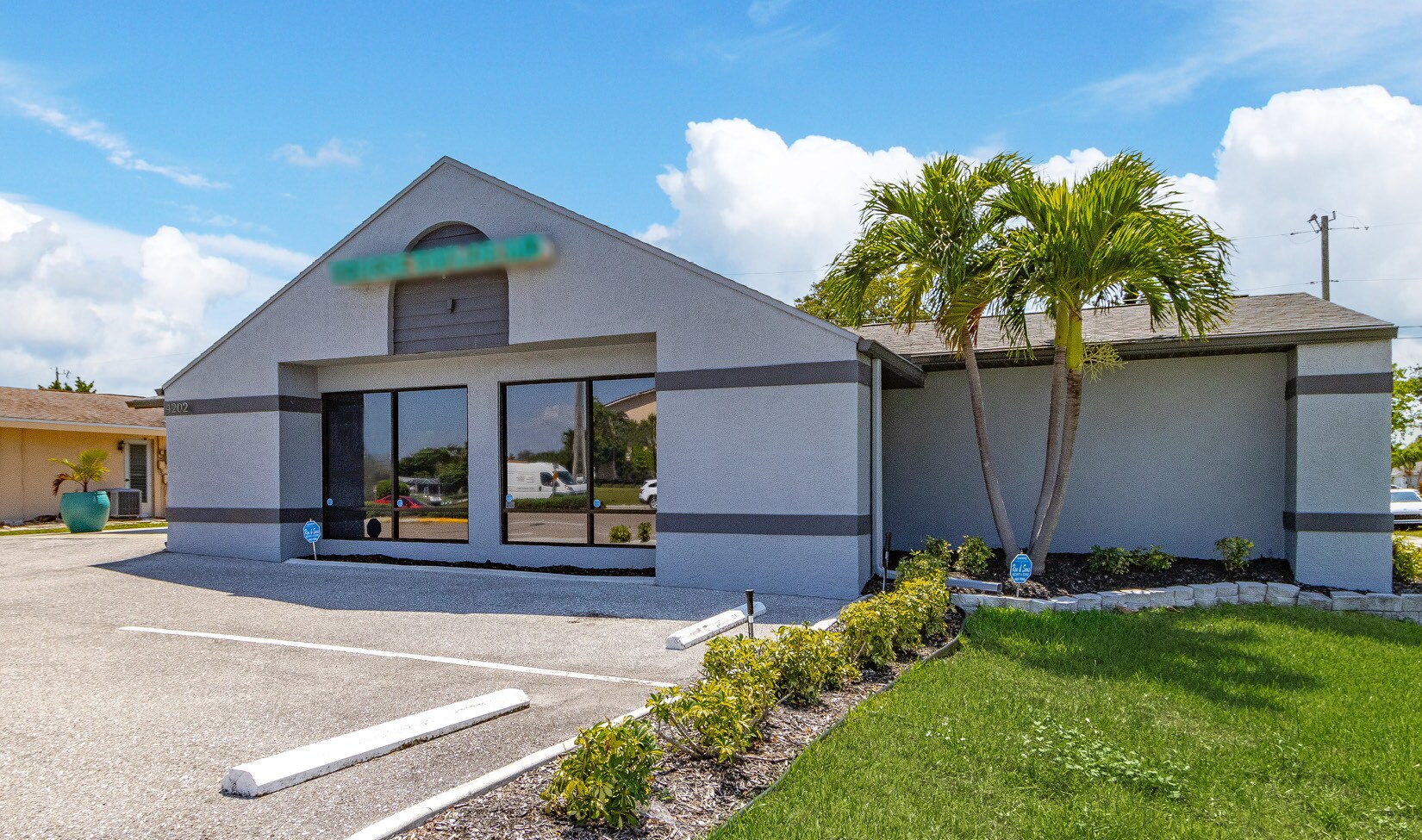 4202 Del Prado Blvd, Cape Coral, FL à louer Photo de l’immeuble– Image 1 sur 8