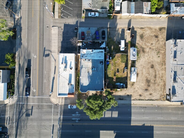 2105 F St, Bakersfield, CA à vendre - Photo de l’immeuble – Image 2 sur 3
