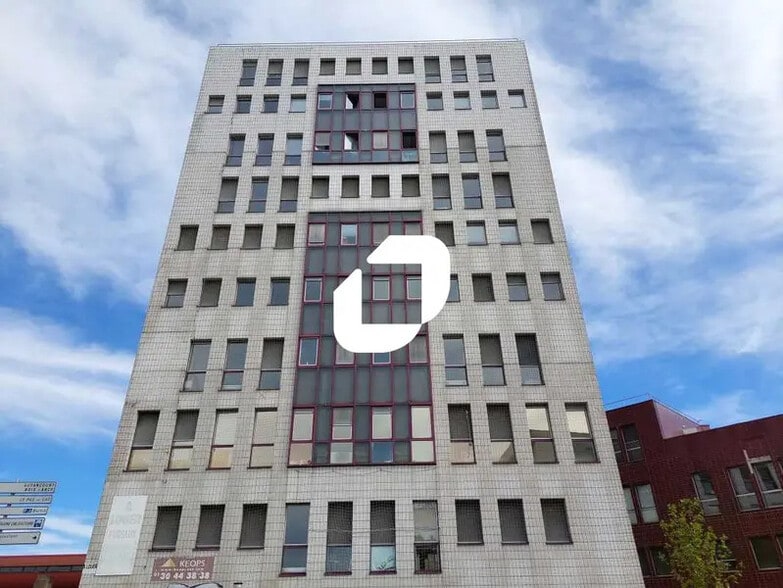 Bureau dans Montigny-le-Bretonneux à louer - Photo de l’immeuble – Image 3 sur 12
