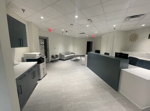 4211 Cedar Springs Rd, Dallas, TX à louer Photo intérieure– Image 2 sur 11