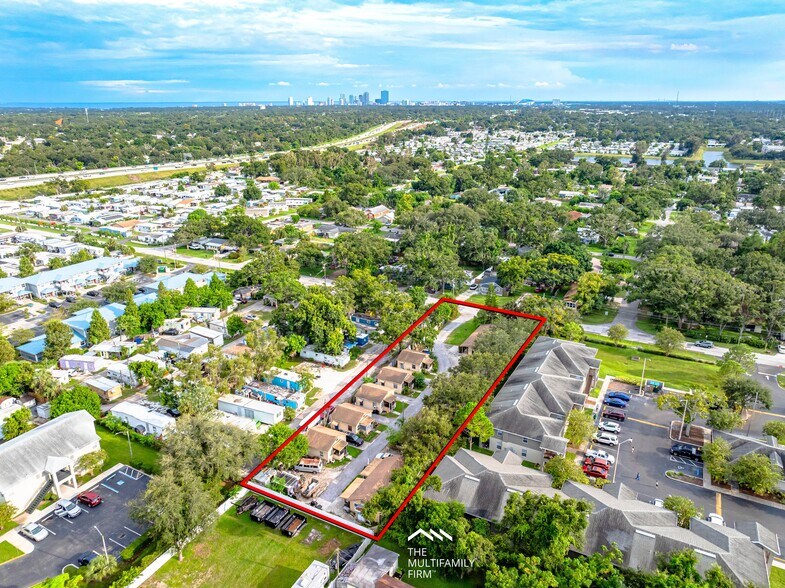2595 50th Ave N, Saint Petersburg, FL à vendre - Photo de l’immeuble – Image 3 sur 4