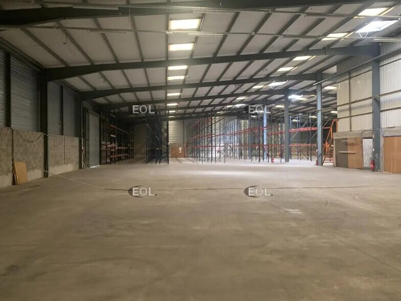 Industriel/Logistique dans Saint-Andiol à louer - Photo intérieure – Image 2 sur 8