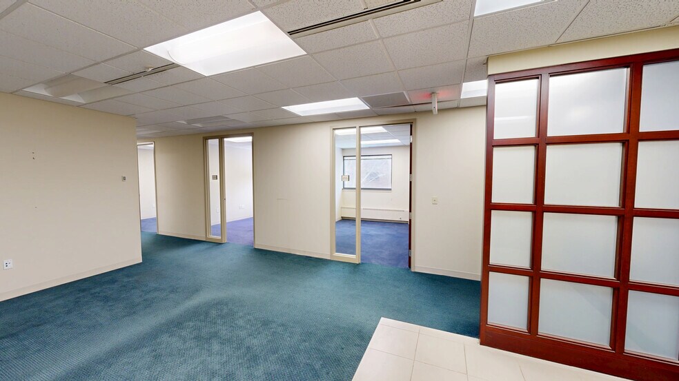 167 Dwight Rd, Longmeadow, MA à louer - Numérisation 3D Matterport – Image 1 sur 23