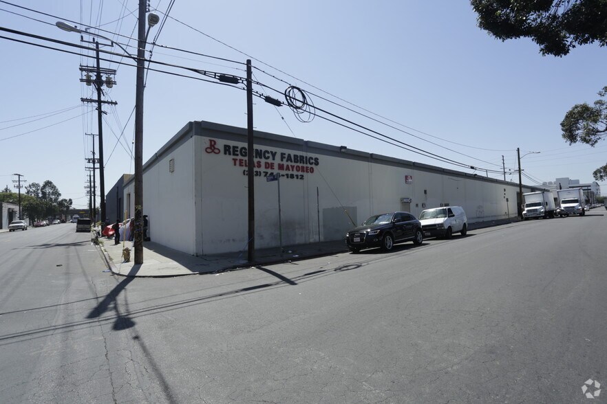 1016 E 14th Pl, Los Angeles, CA à louer - Photo de l’immeuble – Image 2 sur 3