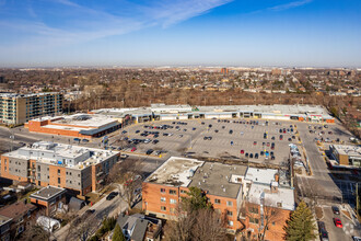 7001-7155 Ch Côte St-Luc, Montréal, QC - VUE AÉRIENNE  vue de carte