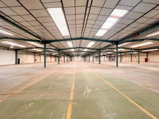 Plus de détails pour Bureau, Industriel/Logistique à louer
