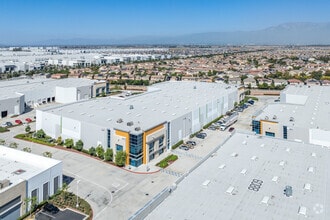 13977 The Merge St, Eastvale, CA - Vue aérienne  vue de carte