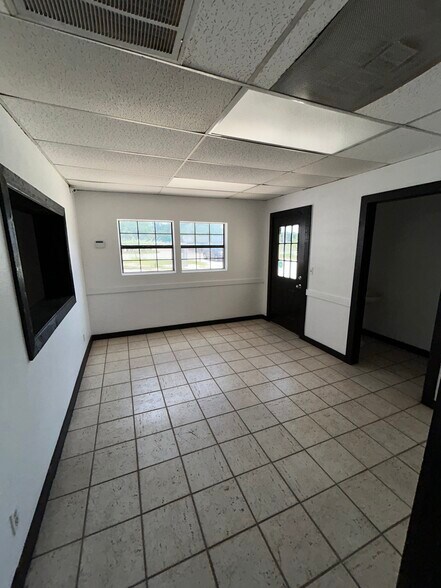 4136 Keller Hicks Rd, Fort Worth, TX à louer - Photo de l’immeuble – Image 2 sur 10