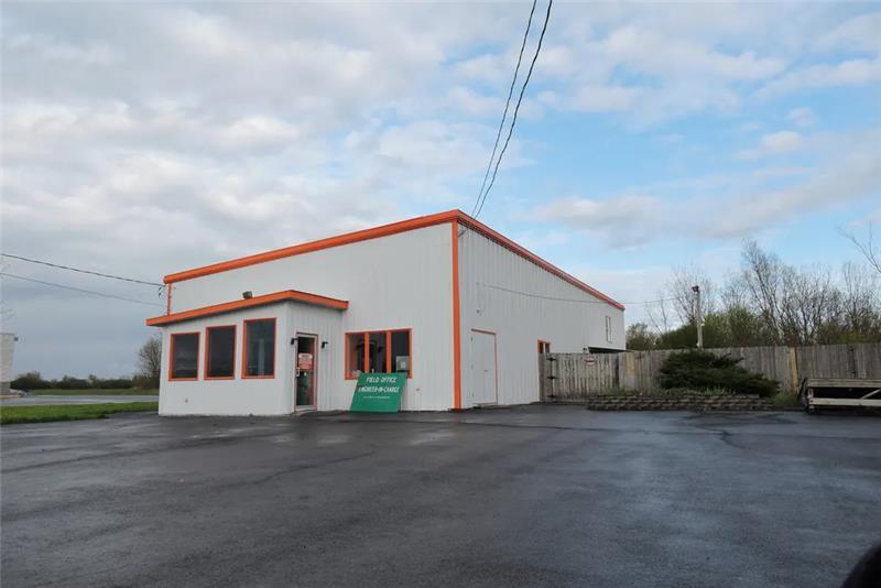 22252 Us-11, Watertown, NY à louer Photo principale– Image 1 sur 23