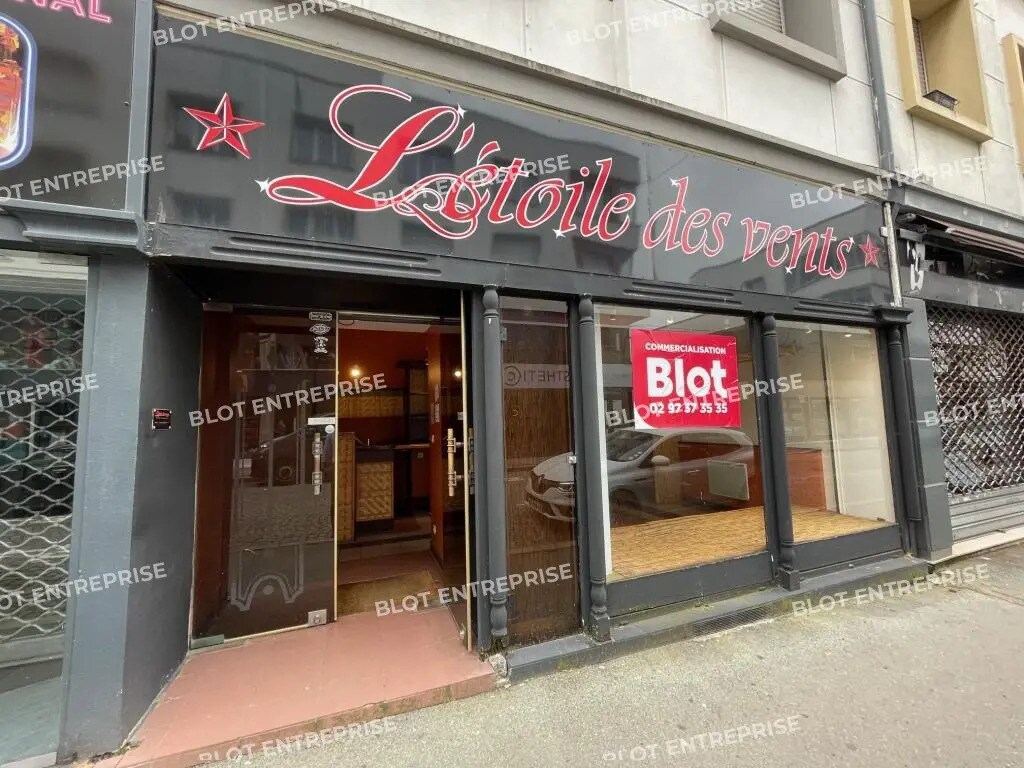 Local commercial dans Lorient à louer Photo principale– Image 1 sur 8
