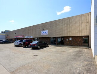 Plus de détails pour 10554-10562 114 St NW, Edmonton, AB - Industriel/Logistique à louer
