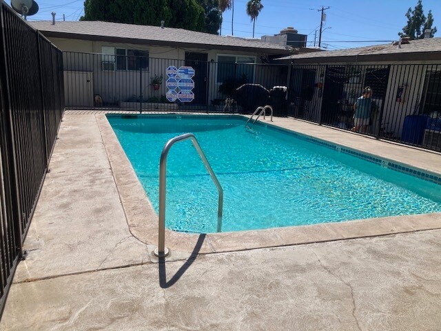 1152-1168 Villa St, Riverside, CA à vendre - Photo de l’immeuble – Image 3 sur 5