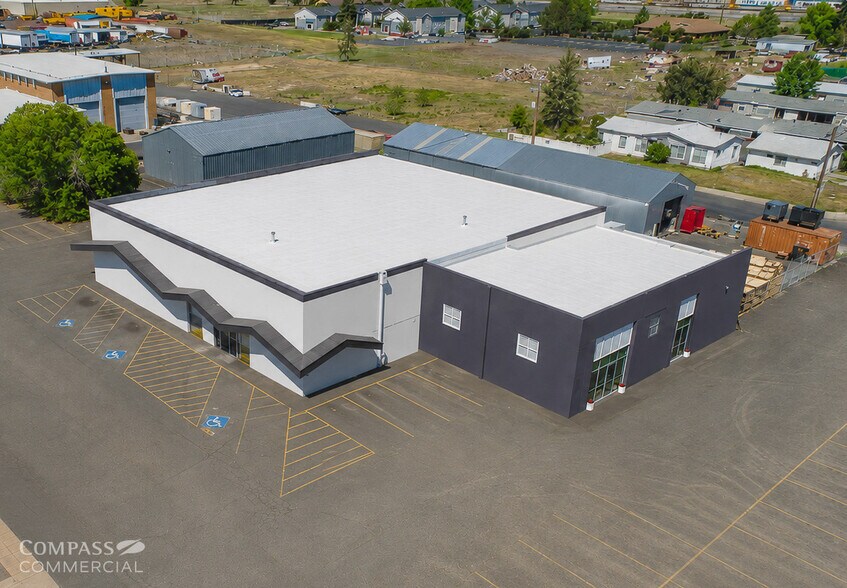 798 NW 5th St, Redmond, OR à vendre - Photo de l’immeuble – Image 1 sur 14