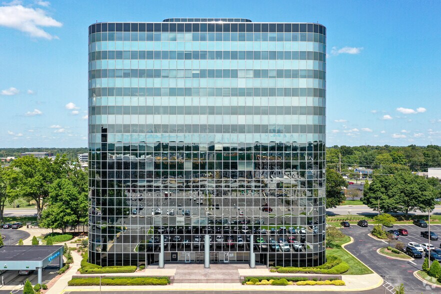 9300 Shelbyville Rd, Louisville, KY à louer - Photo de l’immeuble – Image 3 sur 29