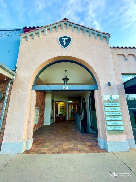 148 W Oak St, Fort Collins, CO à louer - Photo de l’immeuble – Image 3 sur 5