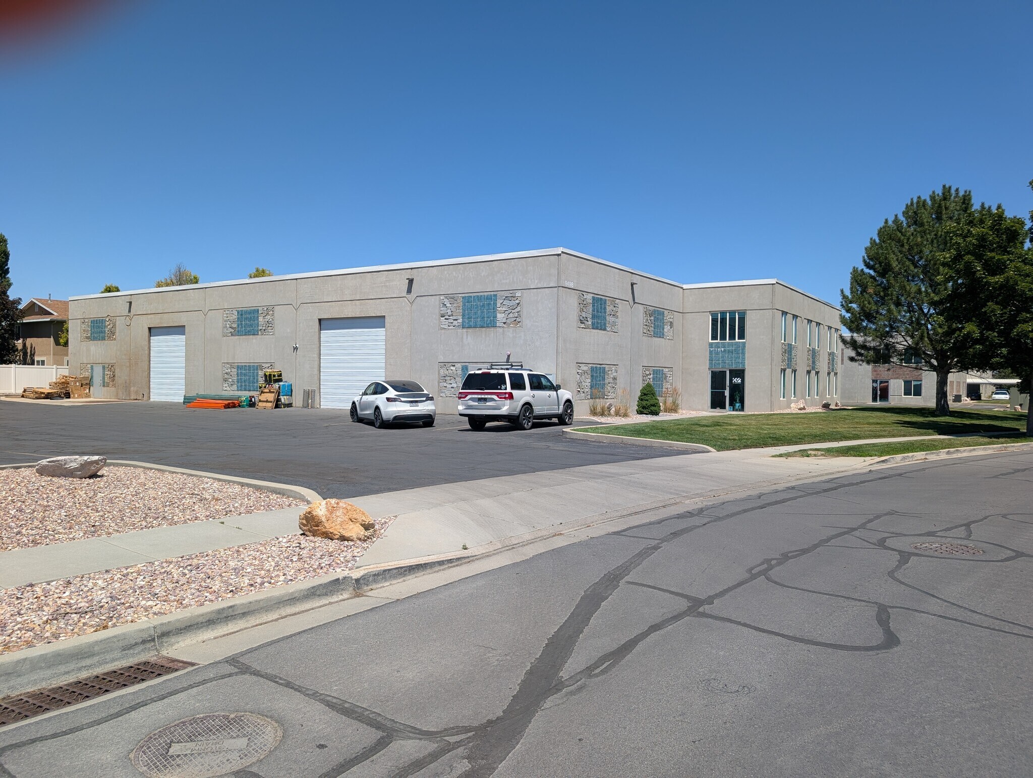 9498 S 670 W, Sandy, UT à louer Photo de l’immeuble– Image 1 sur 5