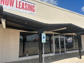 4413-4415 NW Cache Rd, Lawton, OK à louer Photo de l’immeuble– Image 1 sur 13