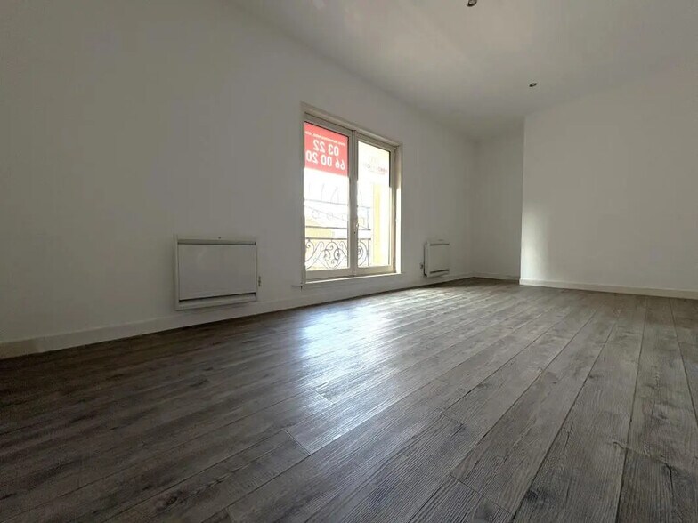 Rue De La République, Amiens à louer - Photo de l’immeuble – Image 2 sur 3