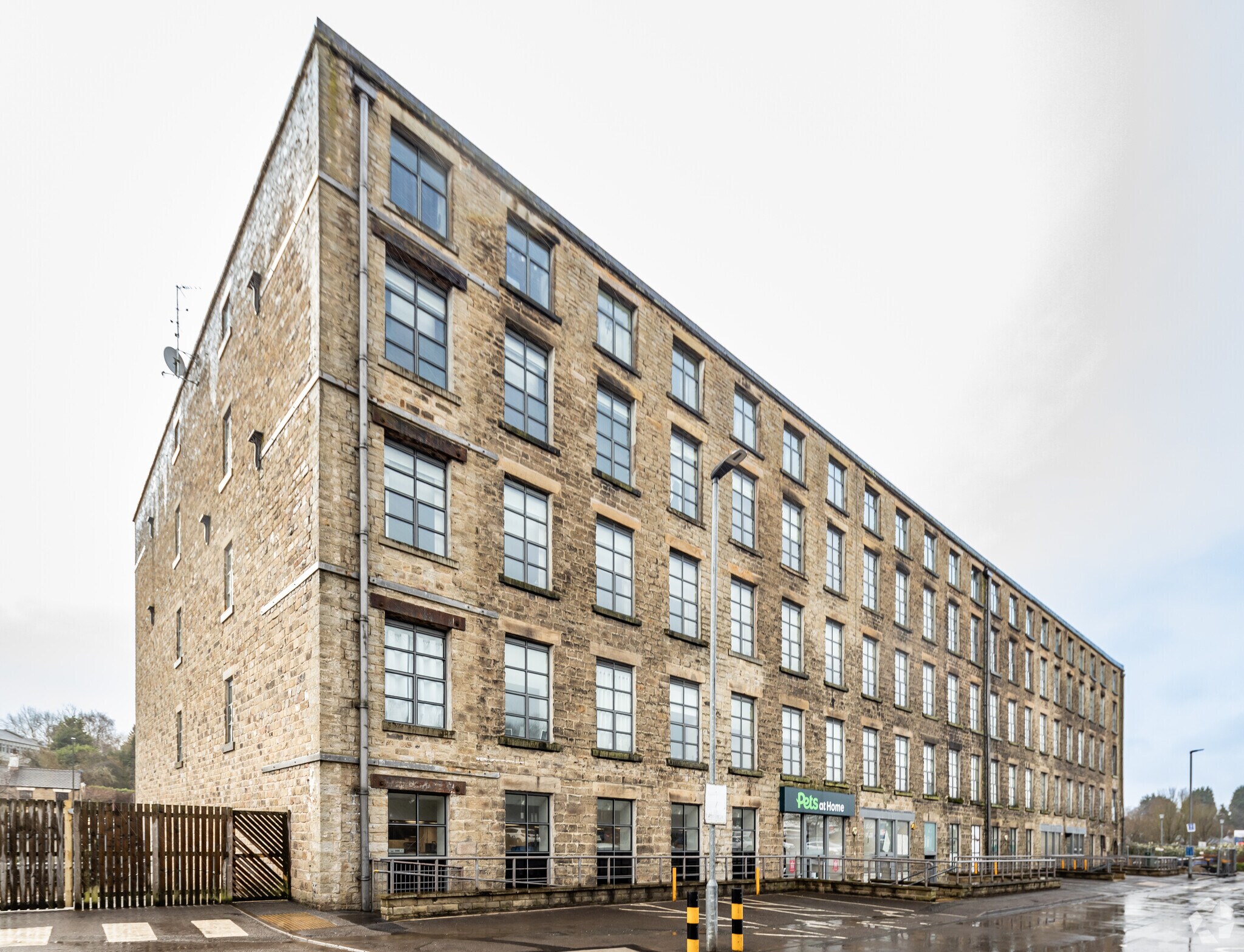 Unit G Glossop Brook Rd, Glossop à louer Photo principale– Image 1 sur 4