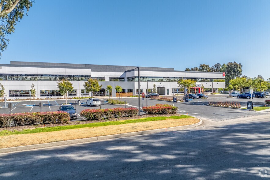 2000 Corporate Center Dr, Thousand Oaks, CA à vendre - Photo principale – Image 1 sur 19