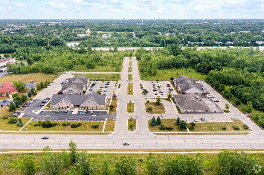 8158 executive Ct, Lansing, MI à louer - Aérien – Image 3 sur 7