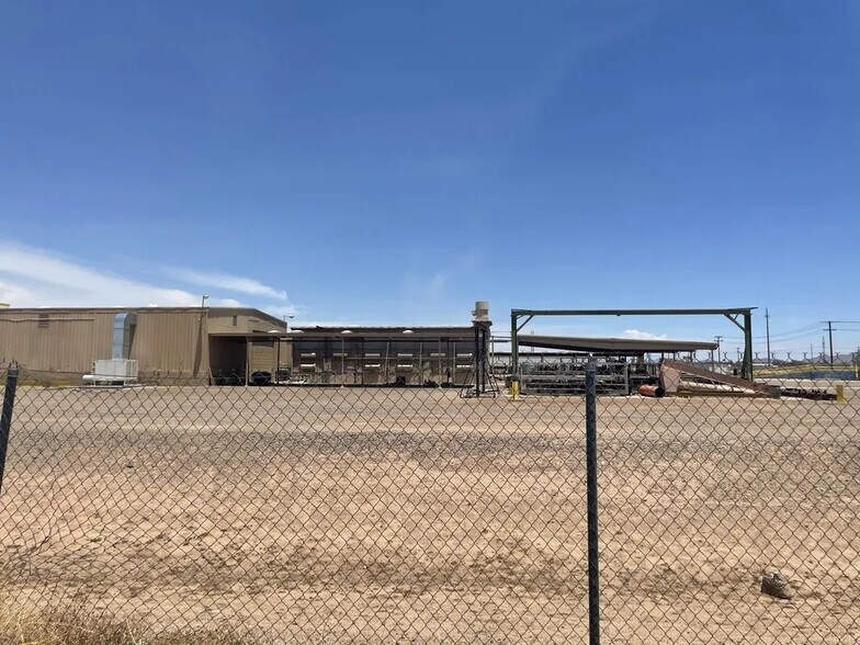 1210 W Tee St, Casa Grande, AZ à louer - Photo de l’immeuble – Image 3 sur 12