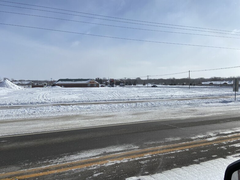 NE Landmark Dr, Owatonna, MN à vendre - Photo de l’immeuble – Image 2 sur 3