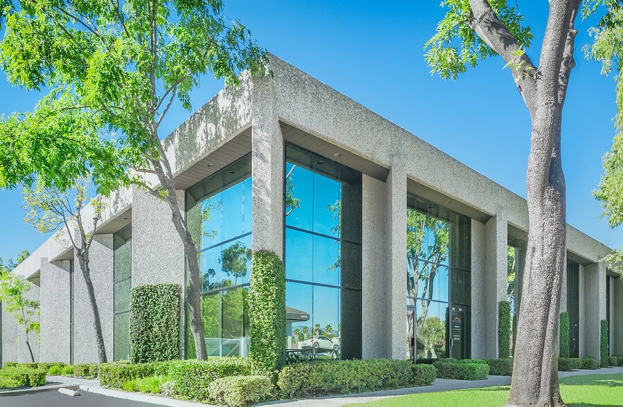 23181 Verdugo Dr, Laguna Hills, CA à louer - Photo de l’immeuble – Image 3 sur 10