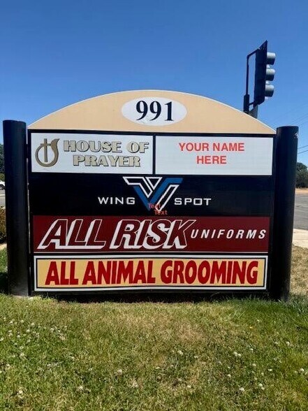 991 Lake Blvd, Redding, CA à louer - Photo de l’enseigne sur pylône – Image 2 sur 6