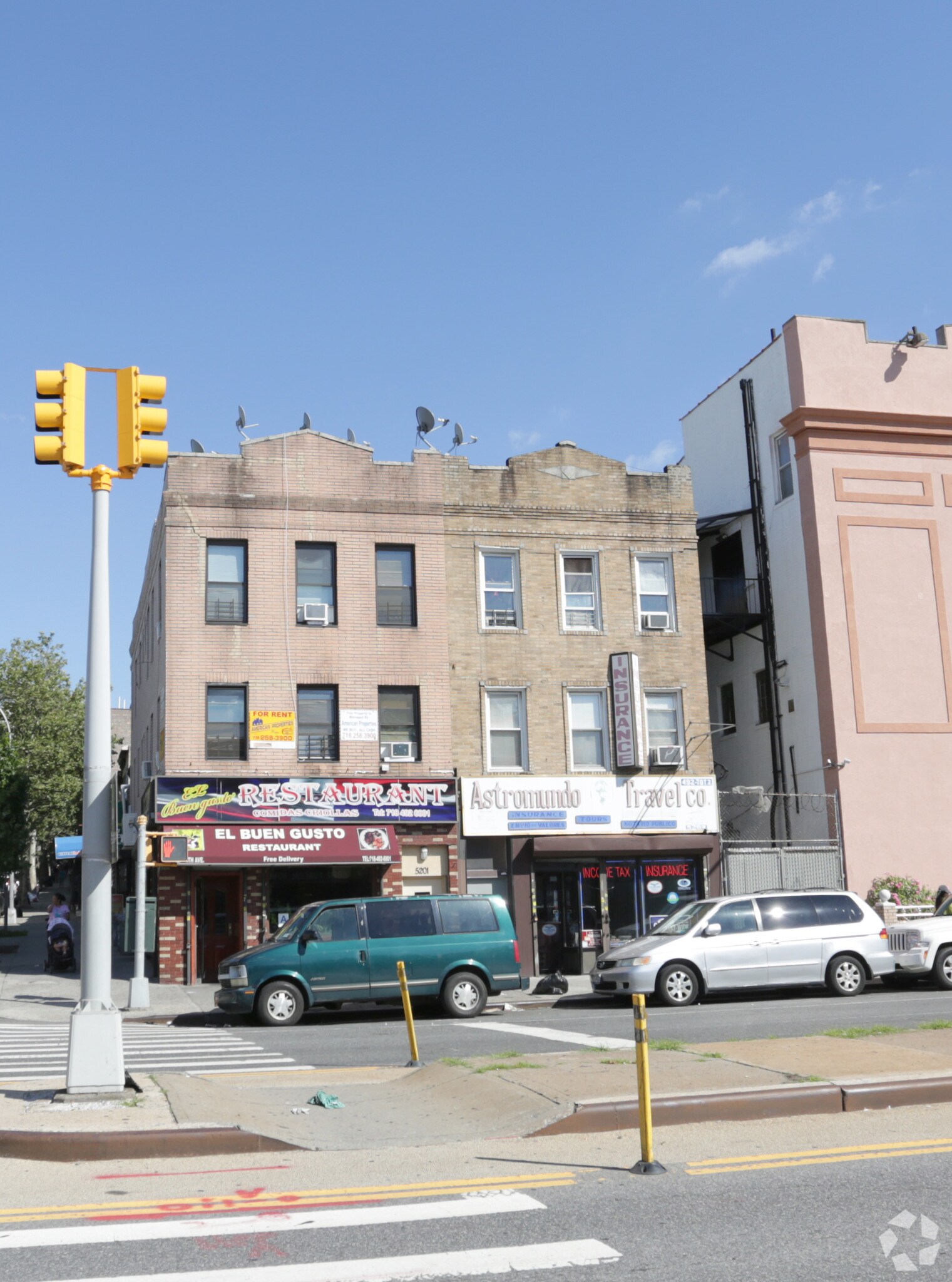 5201 4th Ave, Brooklyn, NY à louer Photo de l’immeuble– Image 1 sur 3