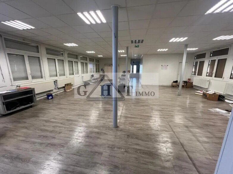 Bureau dans Mareuil-lès-Meaux à louer - Photo intérieure – Image 3 sur 4