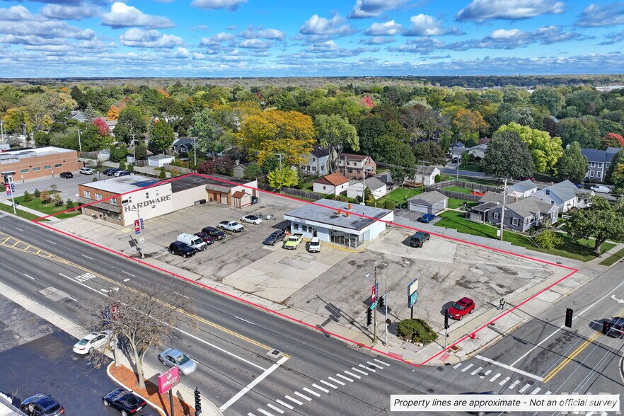 426-450 S Milwaukee Ave, Libertyville, IL à vendre - Aérien – Image 1 sur 15