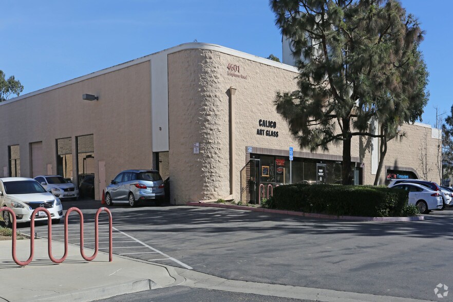 4601 Telephone Rd, Ventura, CA à louer - Photo de l’immeuble – Image 1 sur 4