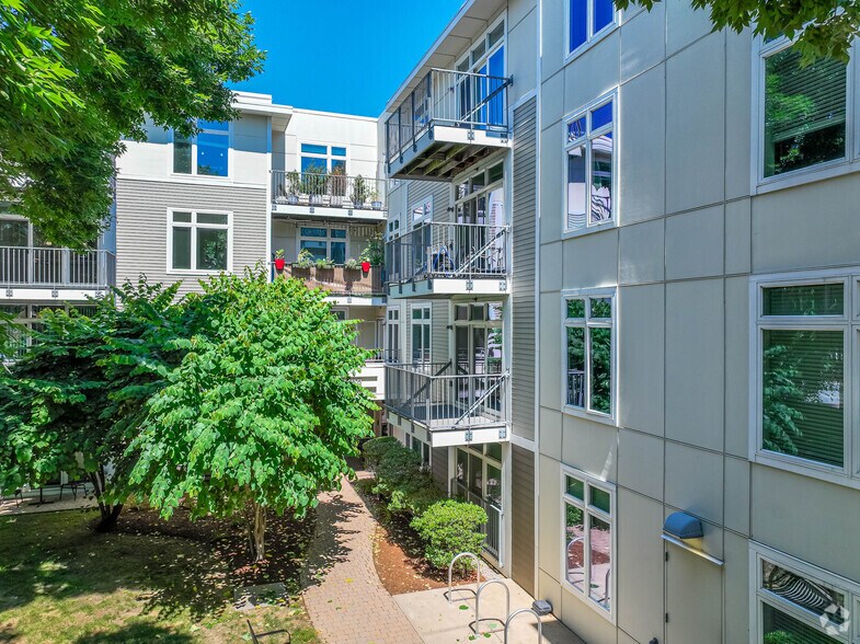 7 Cameron Ave, Cambridge, MA à vendre - Photo principale – Image 1 sur 22